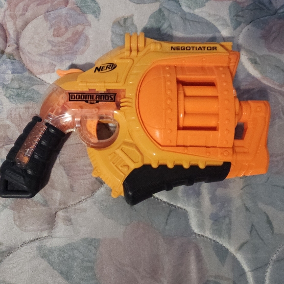 Bundle of Used and Fun Nerf Blasters - Picture 2 of 14